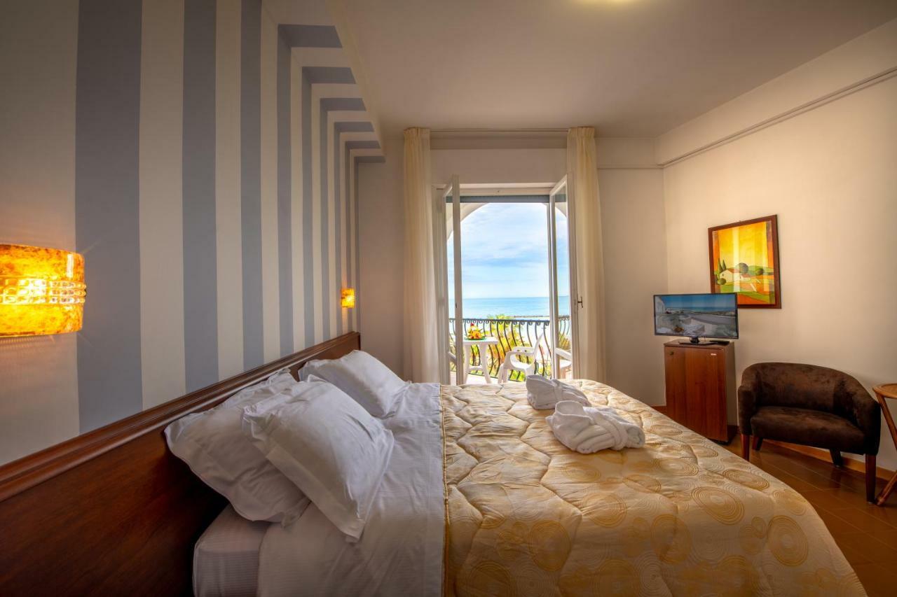 Grand Hotel Excelsior San Benedetto del Tronto Exteriör bild