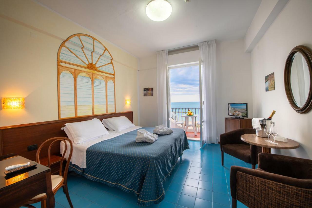 Grand Hotel Excelsior San Benedetto del Tronto Exteriör bild