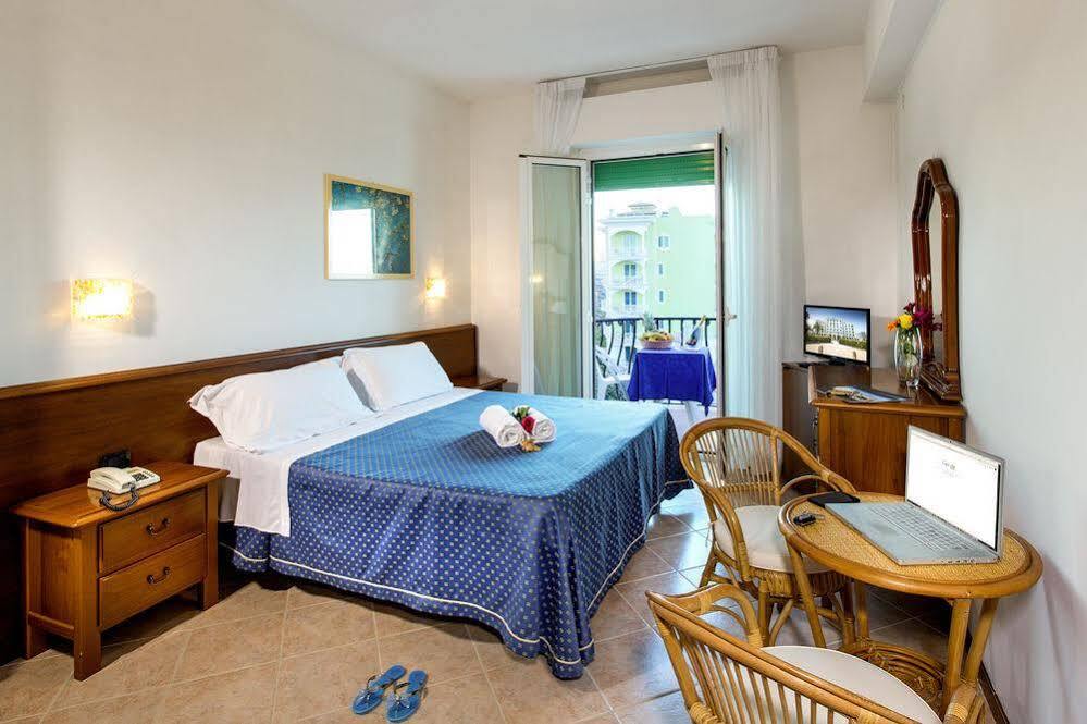 Grand Hotel Excelsior San Benedetto del Tronto Exteriör bild